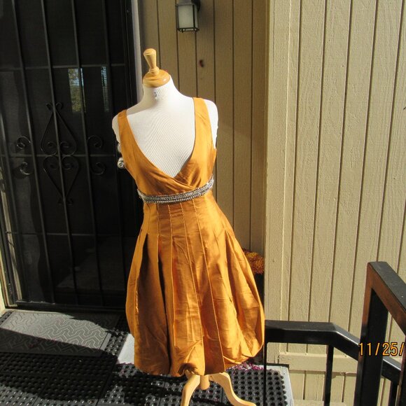 #489  NEW WOMAN'S GOLDEN SILK FORMAL DRESS BY MONSOON  (SIZE 14) - Picture 1 of 5